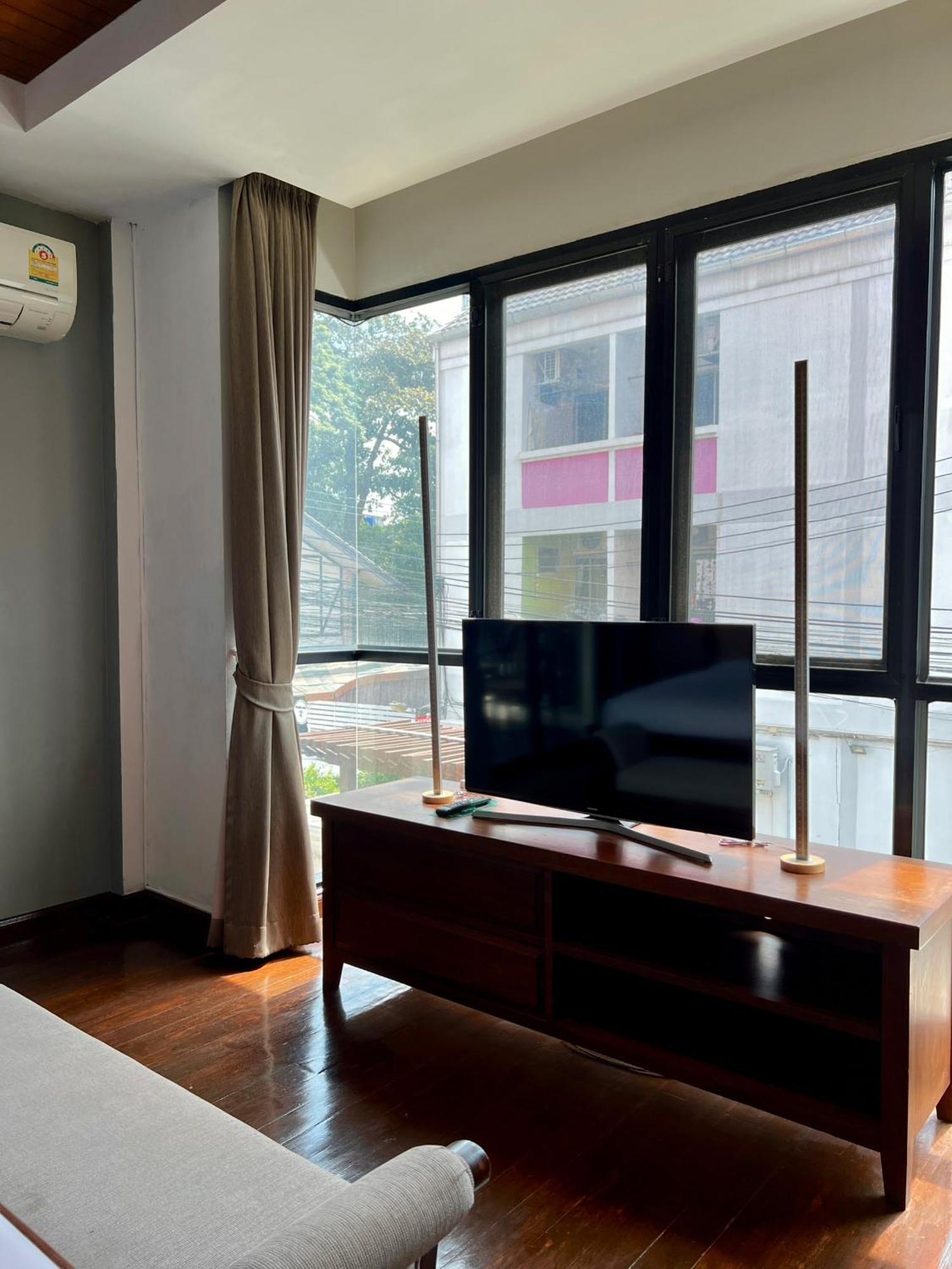 Yotaka Bangkok Hotel Экстерьер фото