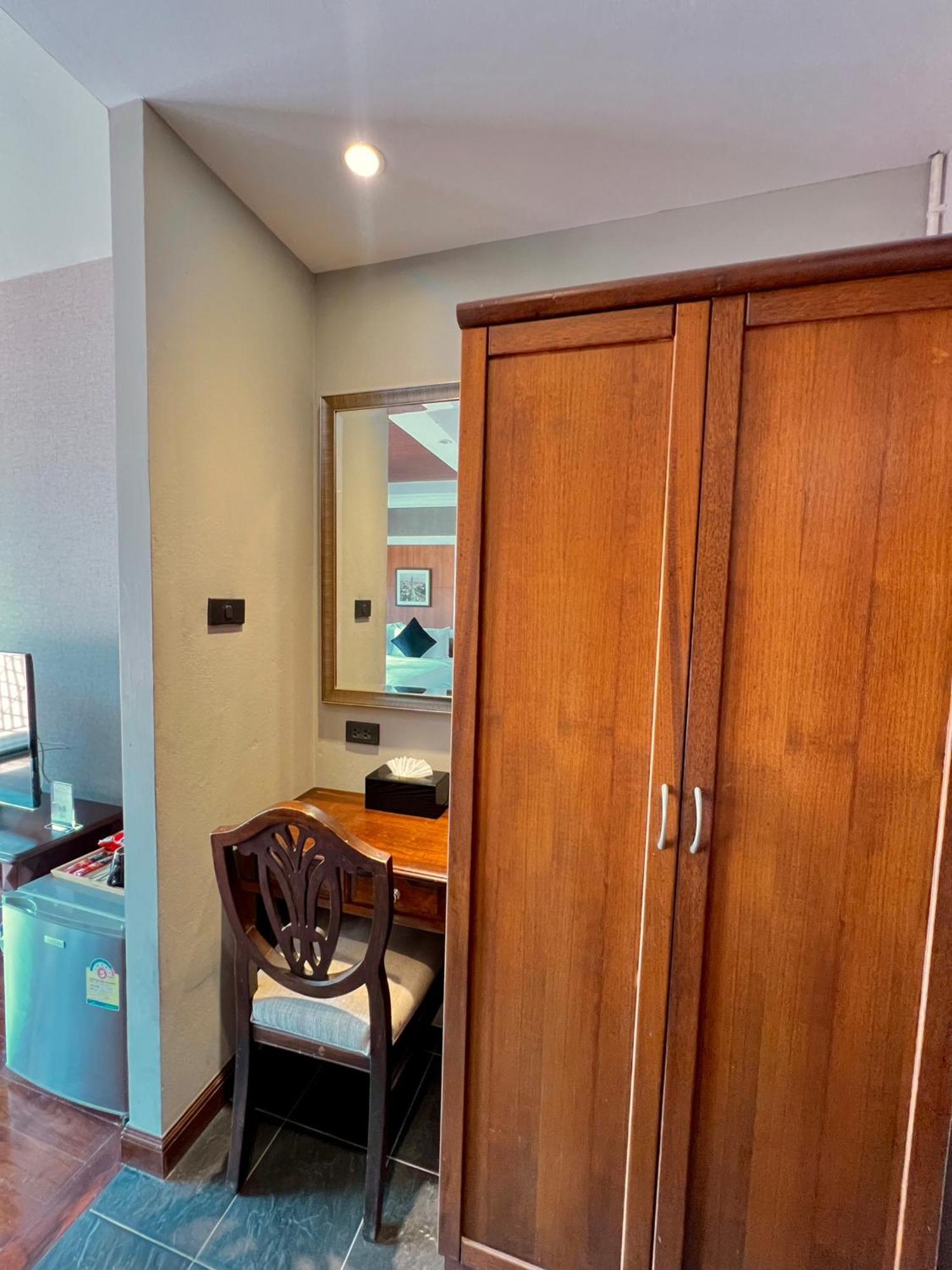 Yotaka Bangkok Hotel Экстерьер фото